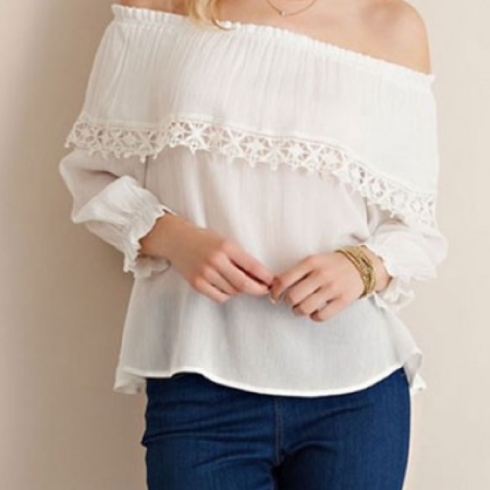 ✨New off the shoulder flowy blouse